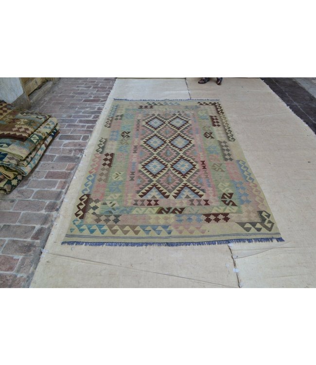 (8'2 x 5'2)Feet kelim rug 280 x 159 cm