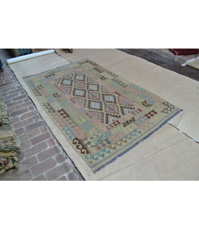 (8'2 x 5'2)Feet kelim rug 280 x 159 cm