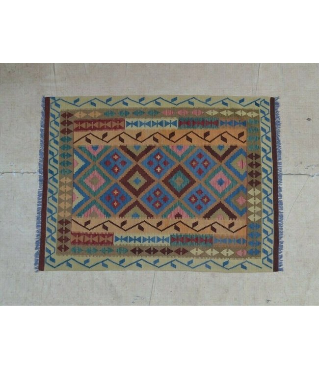 6'9 x 5'5  Feet   kelim rug   207 x 167 cm