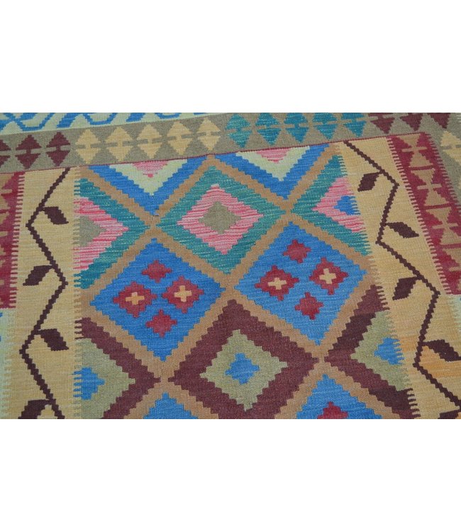 6'9 x 5'5  Feet   kelim rug   207 x 167 cm