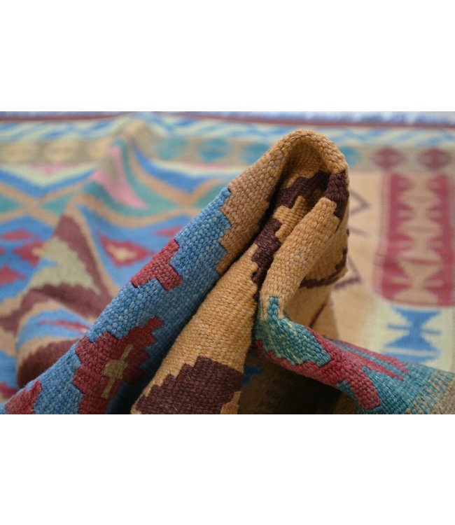 6'9 x 5'5  Feet   kelim rug   207 x 167 cm