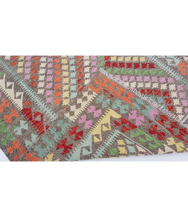 (8' x 5'6)-Feet kelim rug  244x168 cm