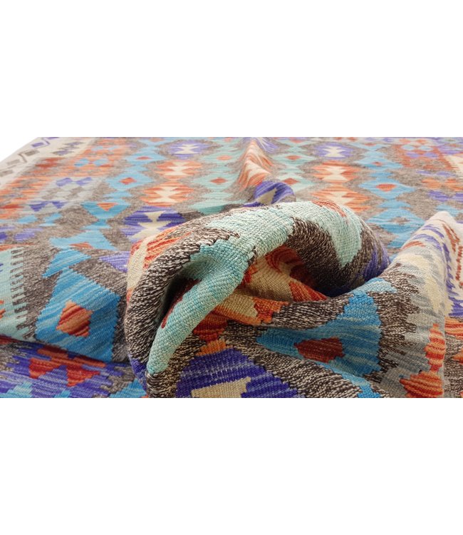 ( 8'1 x 5'11)-Feet    kelim rug 247 x 181 cm