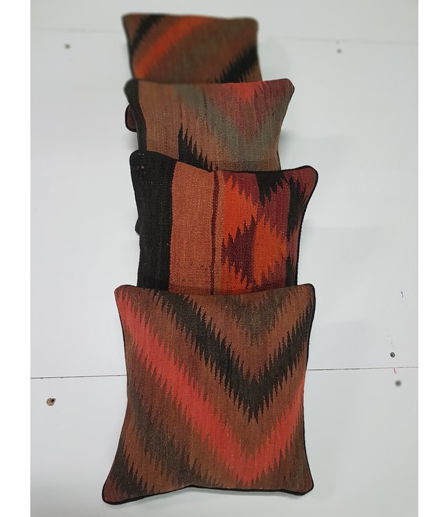 4x kelim kussens 40x40 cm met vulling