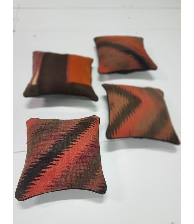 4x kelim kussens 40x40 cm met vulling