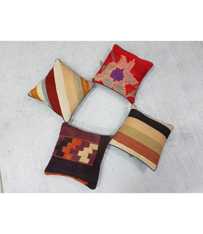 4x kelim kussens 40x40 cm met vulling