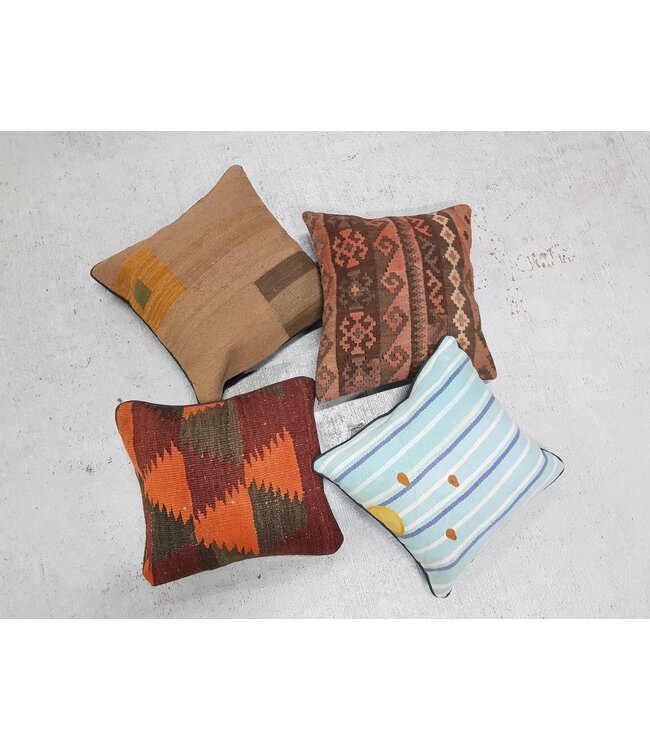4x kelim kussens 40x40 cm met vulling