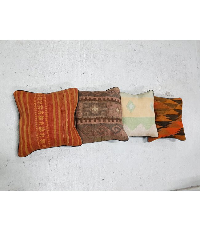 4x kelim kussens 40x40 cm met vulling