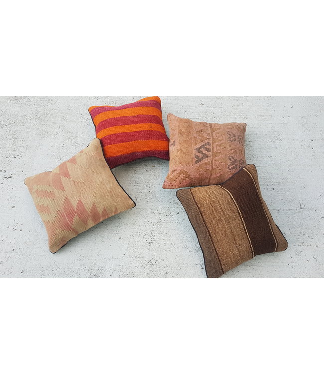 4x kelim kussens 40x40 cm met vulling
