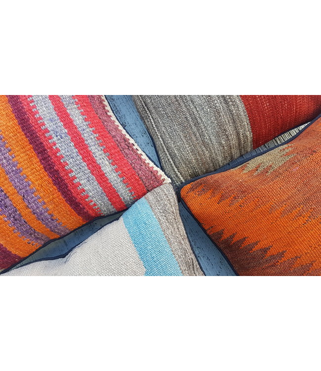vintage 4x unike vintage kelim kussens met vulling  40x40 cm