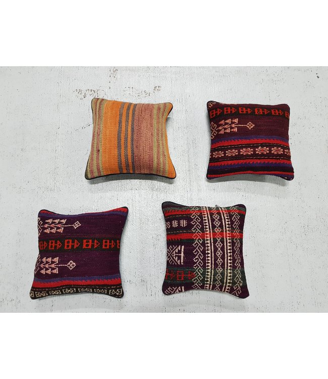 4x kelim kussens 32x32 cm met vulling