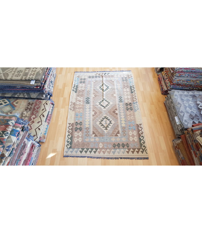 (6'6x3'4)  Feet   kelim rug  200 x 104 cm