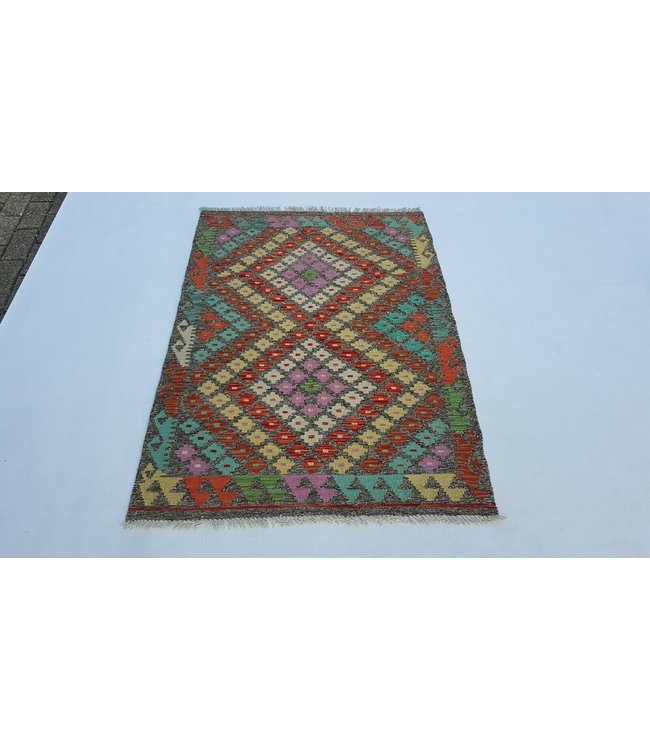 kelim rug 4'10 x 3'5 (148 x 105 cm)