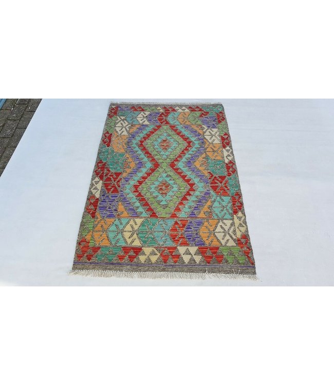 kelim rug 4'10 x 3'3 (149 x 100 cm)
