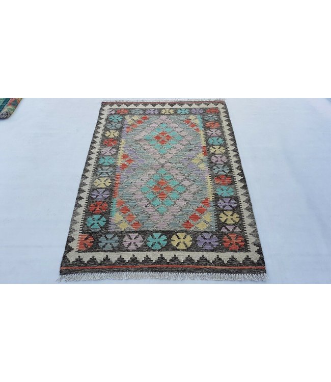 kelim rug 4'8 x 3'4 (144 x 102 cm)