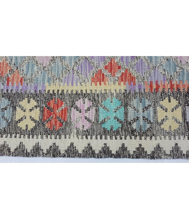 kelim rug 4'8 x 3'4 (144 x 102 cm)