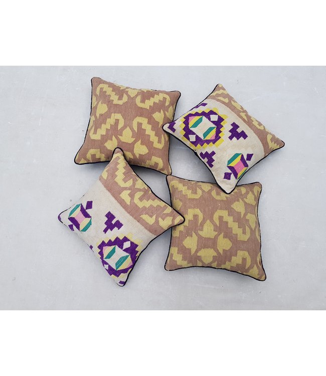 4x kelim kussens 40x40 cm met vulling