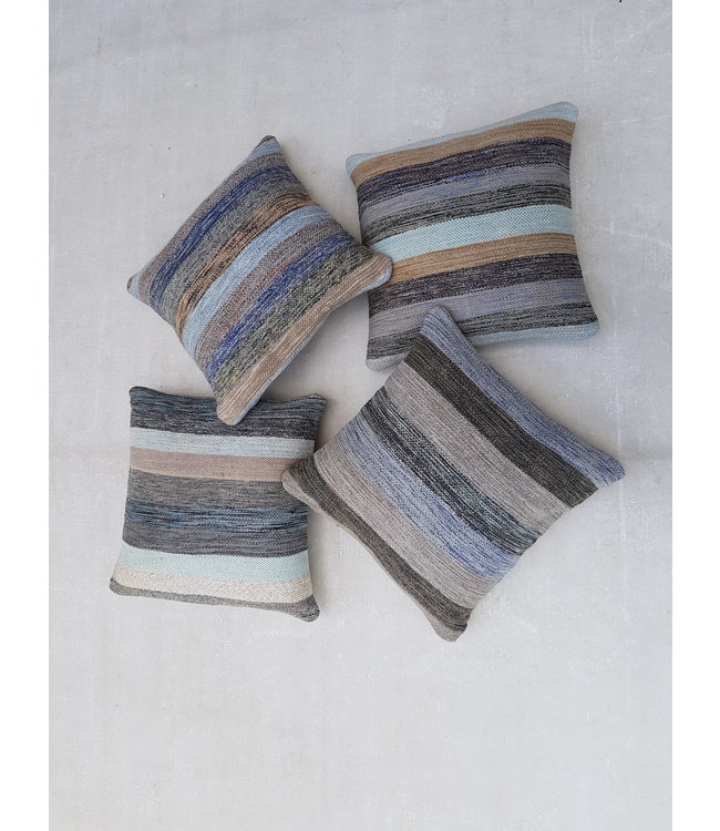 4x modern kelim kussens 50x50 cm met vulling