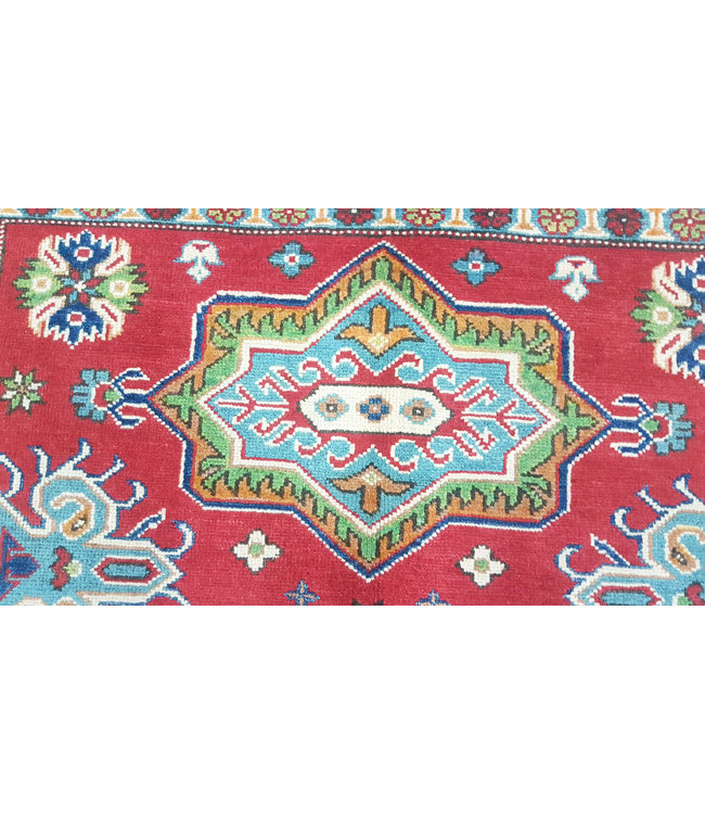 Hand knotted  5'7x4'0 wool kazak area rug  175x123 cm  Oriental carpet