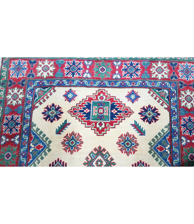 Hand knotted  6'1x4'0 wool kazak area rug  187x122 cm  Oriental carpet