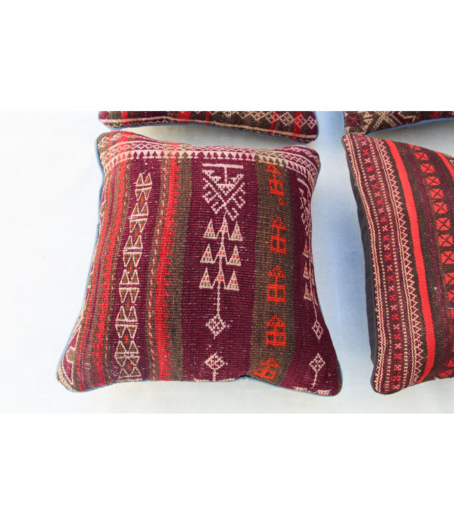 4x unike moderne  kelim kussens met vulling  ca 45x45 cm