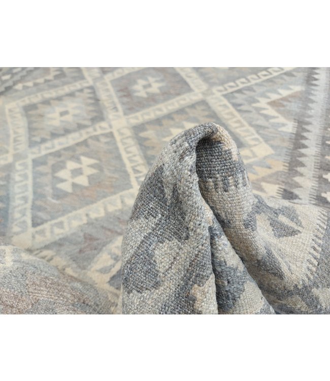 10'04x6'46 Hand Woven Brown Wool Kilim Area Rug