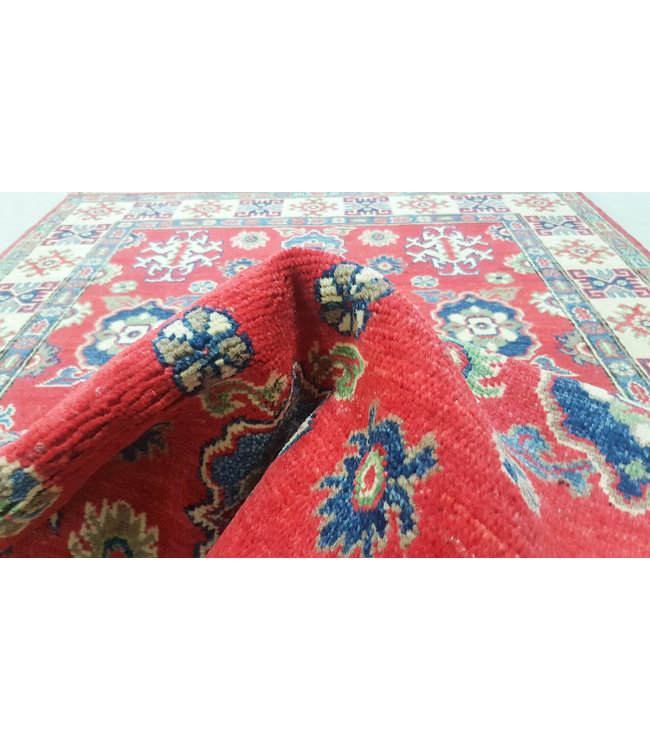 Hand knotted  5'8x3'9 wool kazak area rug  179x120 cm  Oriental carpet