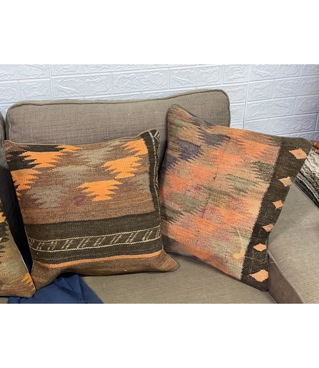 4x unike vintage  kelim kussens met vulling ca 45x45 cm
