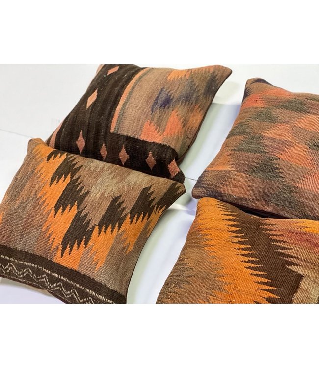 4x unieke Vintage  kelim kussens met vulling ca 45x45 cm