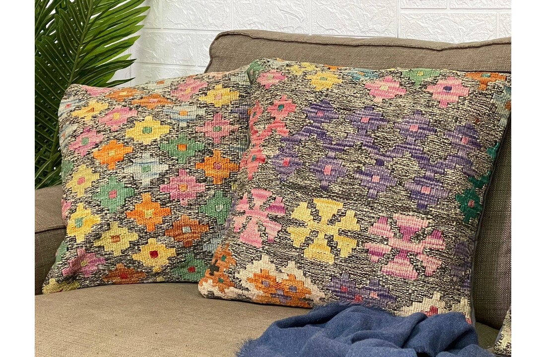 4x unike vintage kelim kussens met vulling ca 45x45 cm