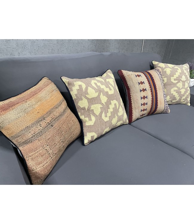 4x kelim kussens ca 45x45 cm met vulling