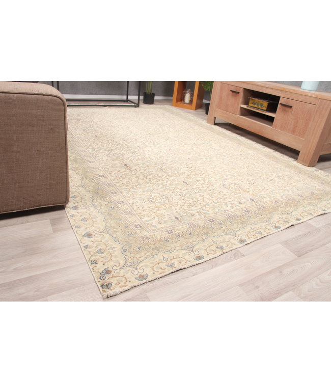 Paki Gun Rug 276x191 cm