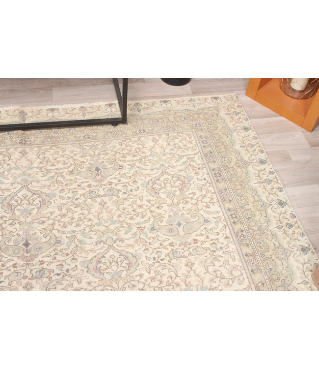 Paki Gun Rug 276x191 cm