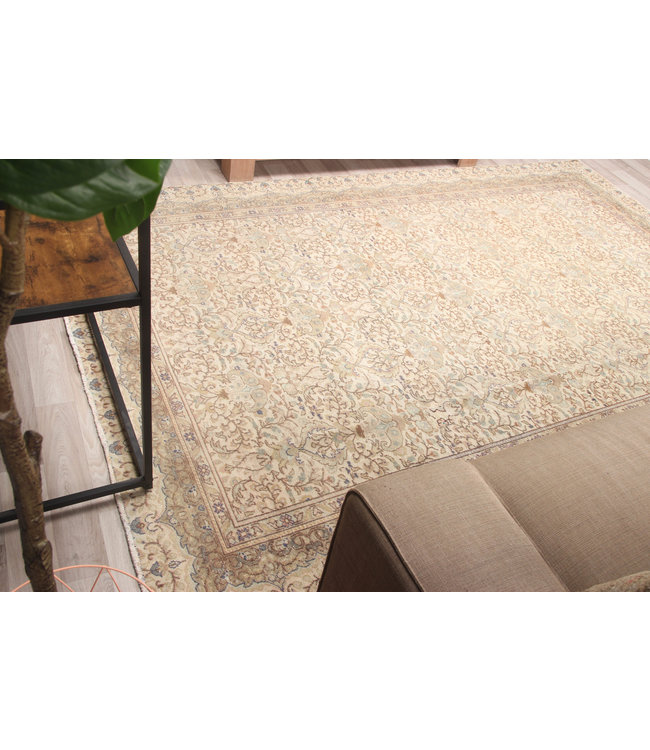 UtamonTakht Rug 283x194 cm