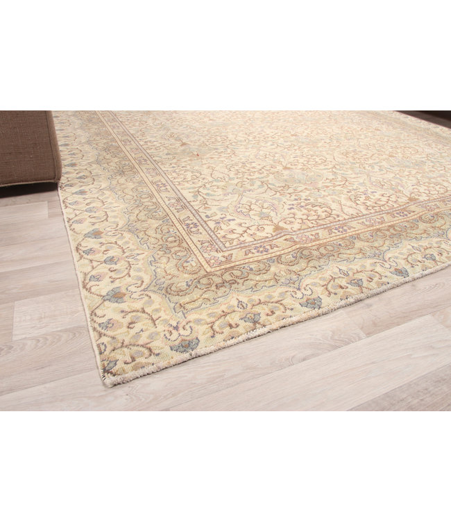 UtamonTakht Rug 283x194 cm