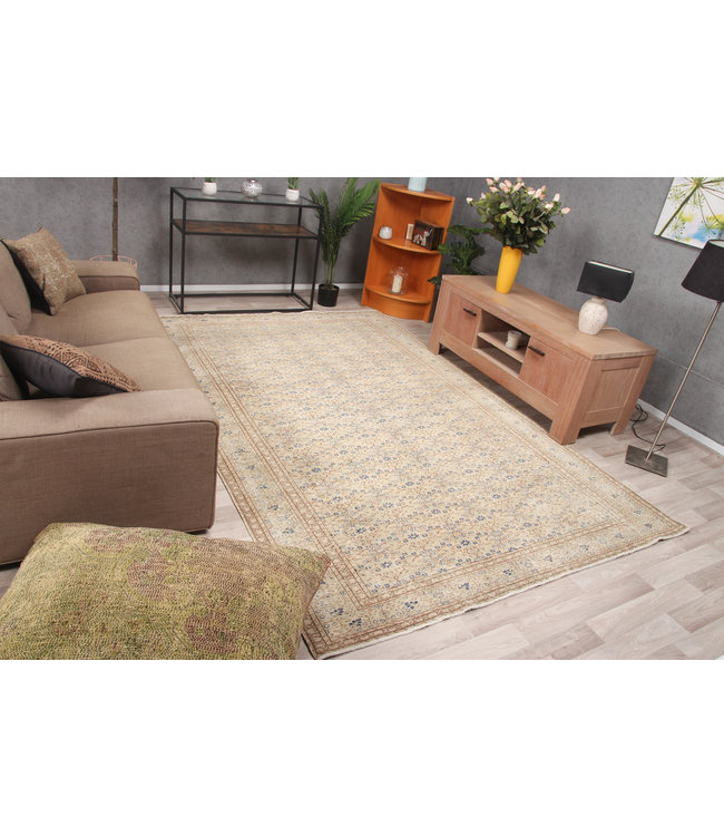 Neqaash Rug 289x190 cm