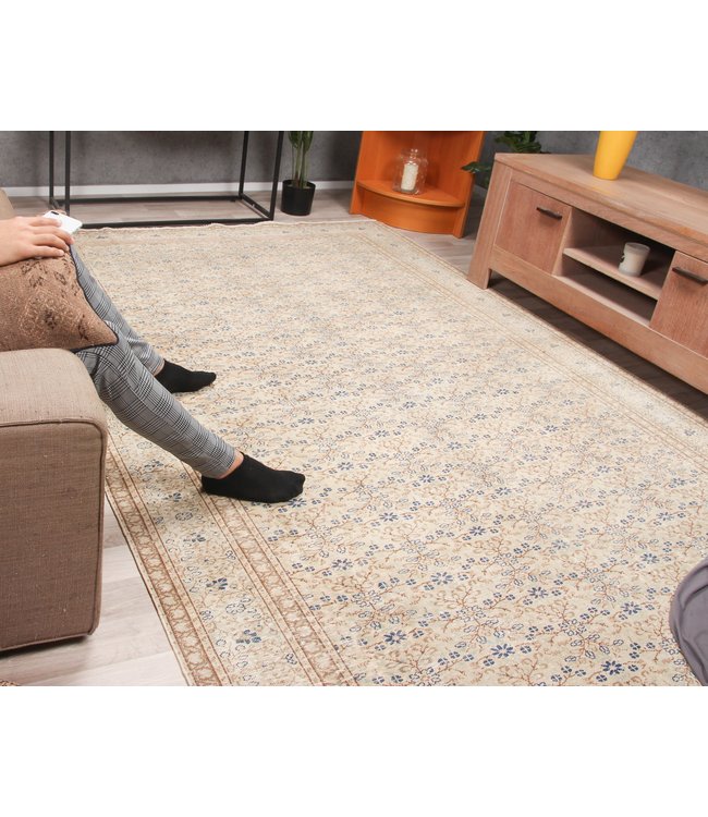 Neqaash Rug 289x190 cm