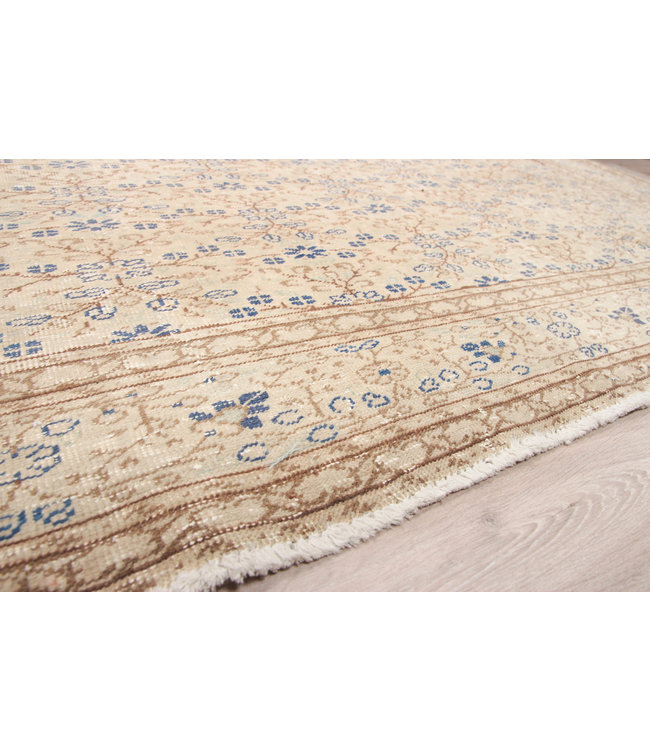 Neqaash Rug 289x190 cm