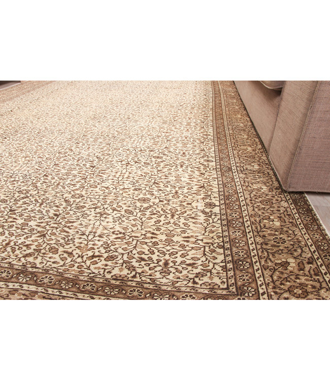 Roqan Rug 294x195 cm