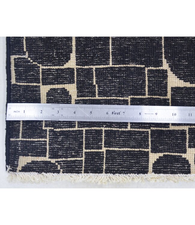 Black Cirsquare Rug 309 x 077 cm