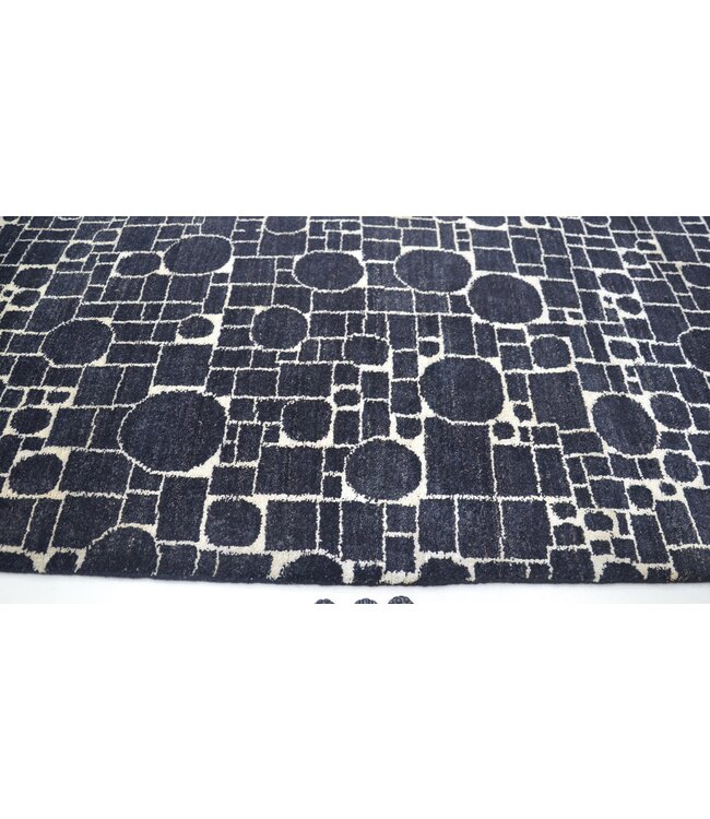 Schwarzer Cirsquare-Teppich 306 x 076 cm