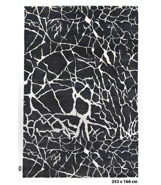 Kelimshop Schwarzer Zebrateppich 253 x 163 cm Kelimshop Schwarzer Zebrateppich 253 x 163 cm