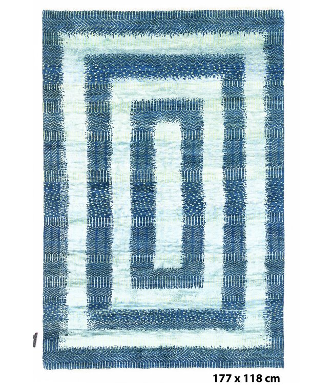 Quatrefoils Square Rug 177 x  118 cm