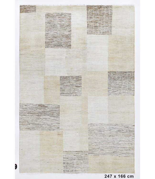 Chaos Minimalist Square Rug 247 x 166 cm