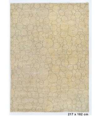 Pebbles in a Rug 217 x 182 cm