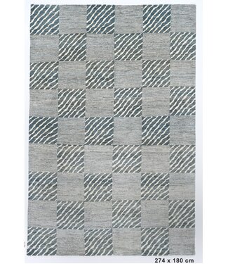 Shepperd Check Chess Rug 274 x 180 cm