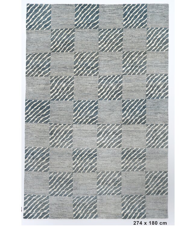 Shepperd Check Chess Rug 274 x 180 cm