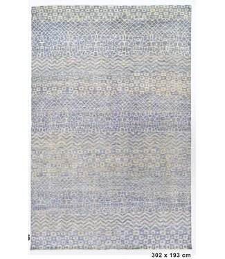 Abstract in disguise Rug 302 x 193 cm