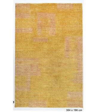 Sunset Shadow Rug  304 x 196 cm