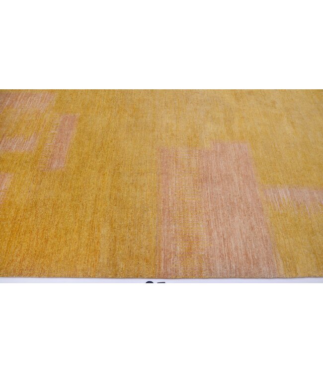 Sunset Shadow Rug  304 x 196 cm